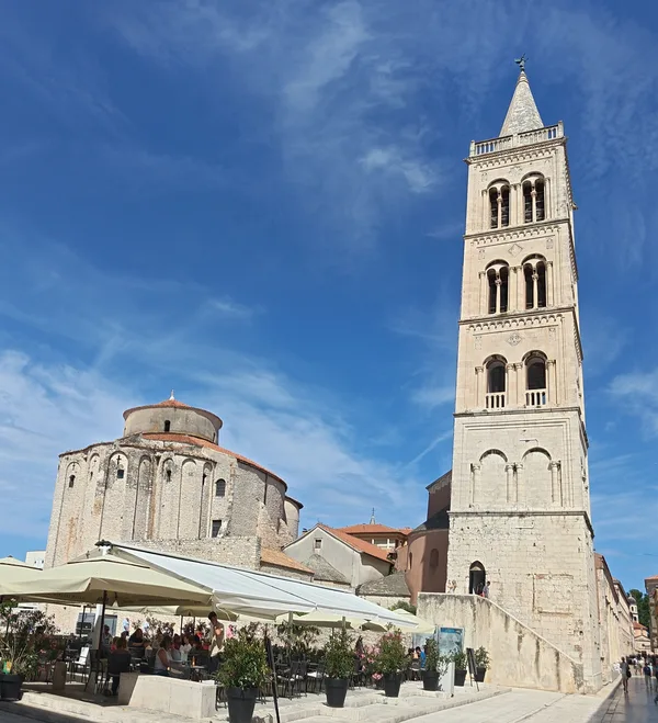 Paseo marítimo y escalones de piedra del Órgano Marino en Zadar